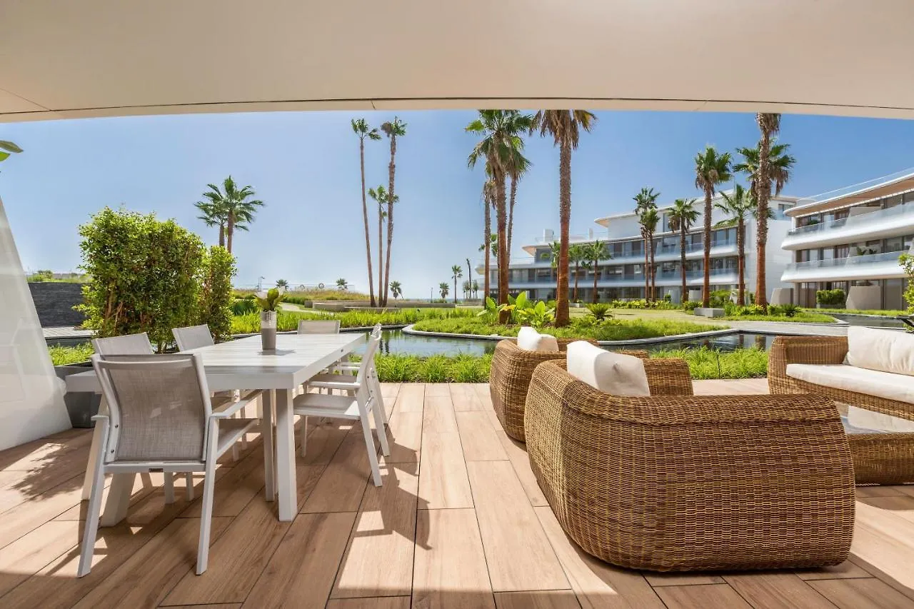 The Edge Front Line Beach Luxury And Spa Εστεπόνα 0*,